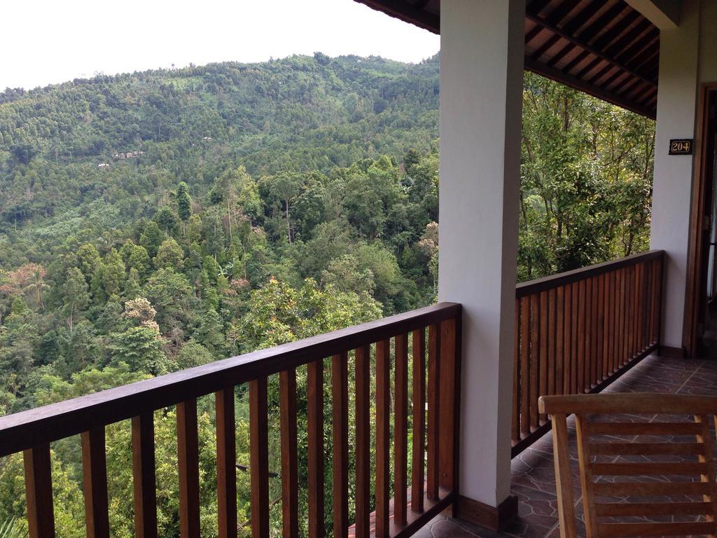 Munduk Sari Resort Exterior photo